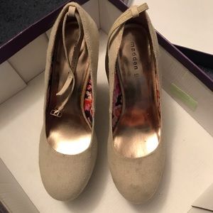 Madden girl closed toe wedges
